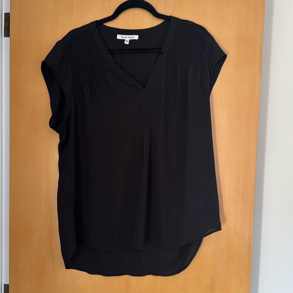 Black Rainn by Daniel Rainn XL black cap sleeve blouse
